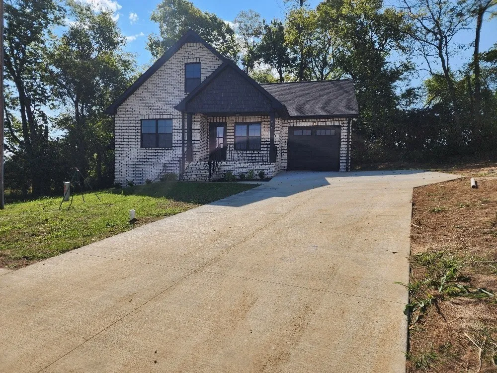 215 Scenic Ln Hartsville, TN 37074