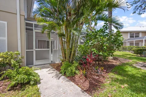 2846 SW Lakemont Place
