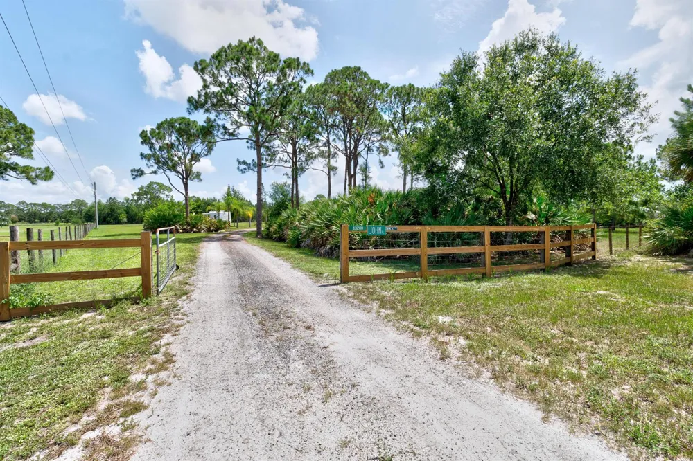 13280 81st Street Fellsmere, FL 32948