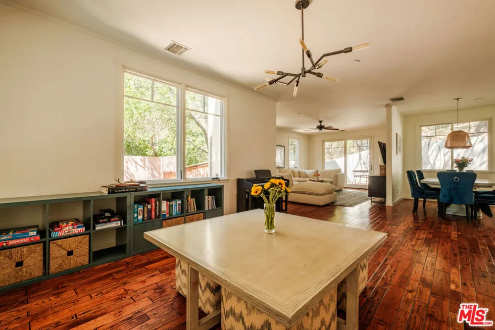 21717 Encina Road Topanga, CA 90290