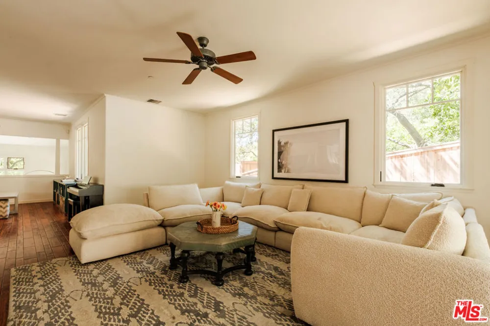 21717 Encina Road Topanga, CA 90290