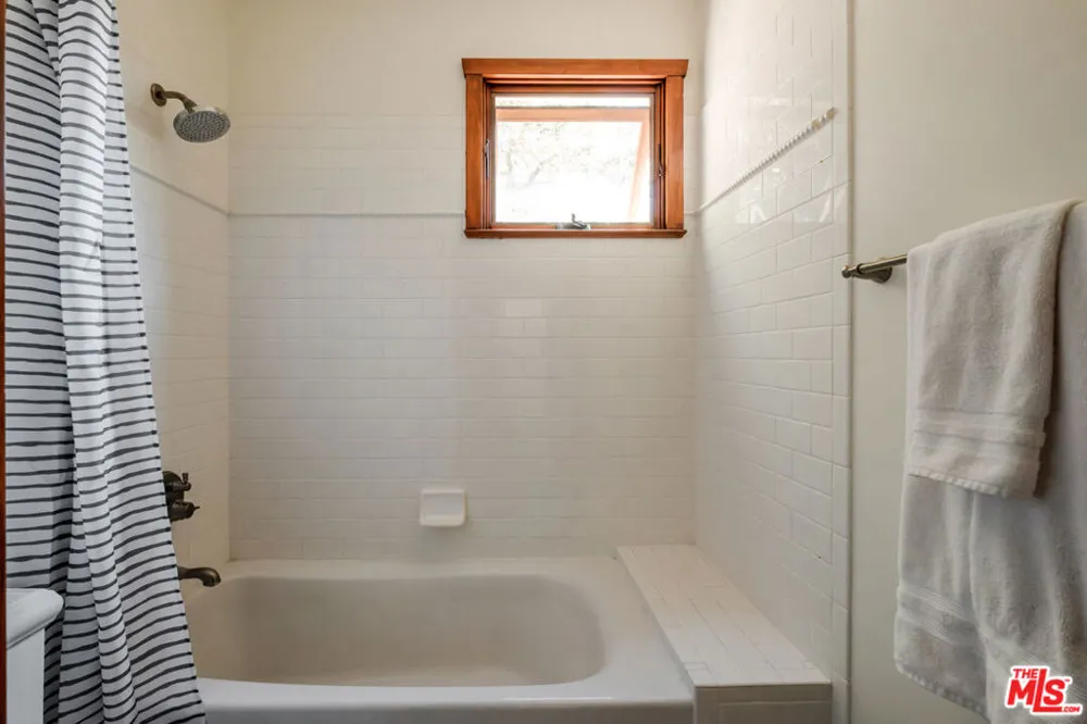 21717 Encina Road Topanga, CA 90290