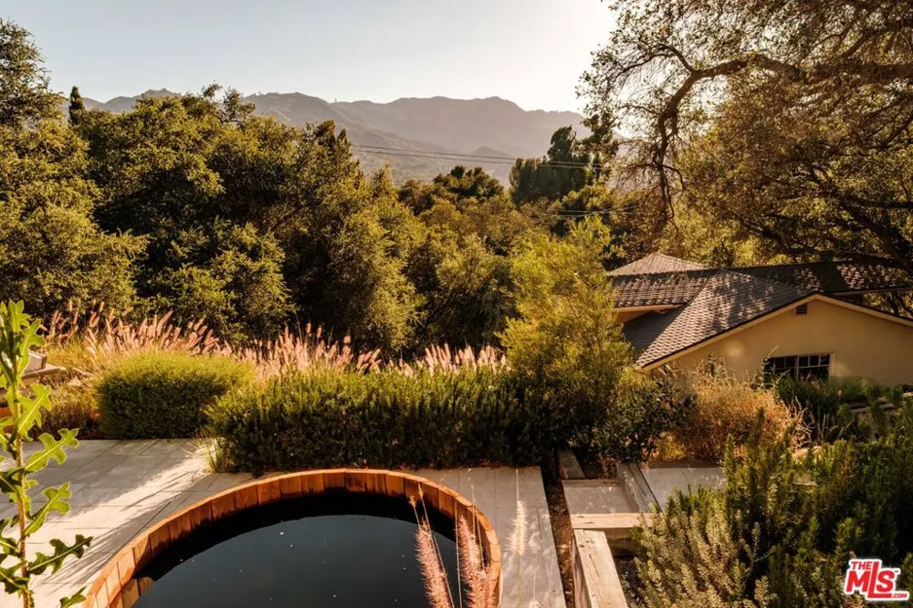 21717 Encina Road Topanga, CA 90290