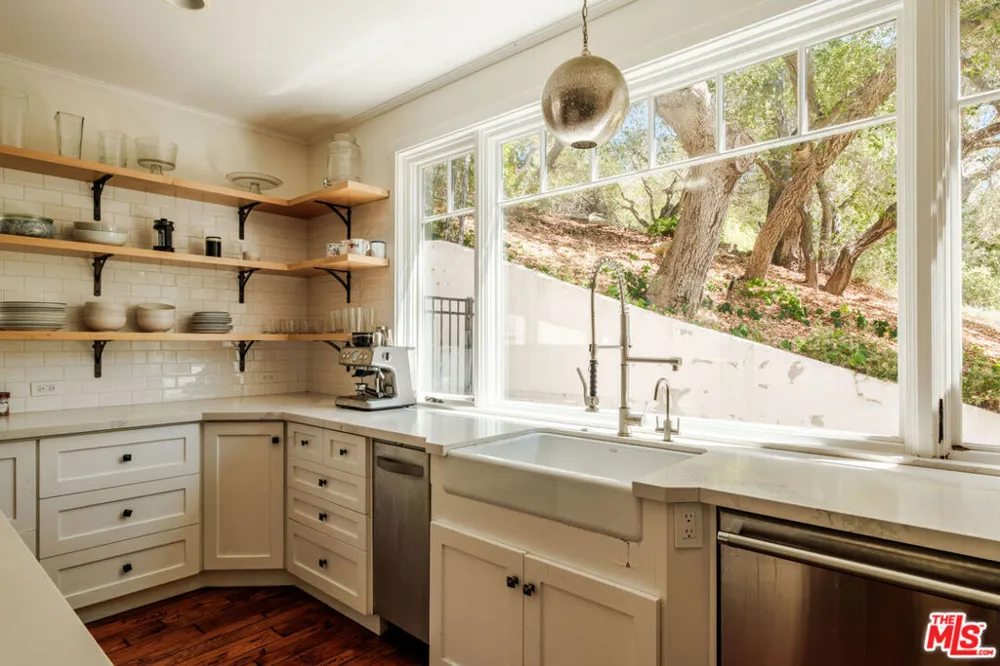 21717 Encina Road Topanga, CA 90290