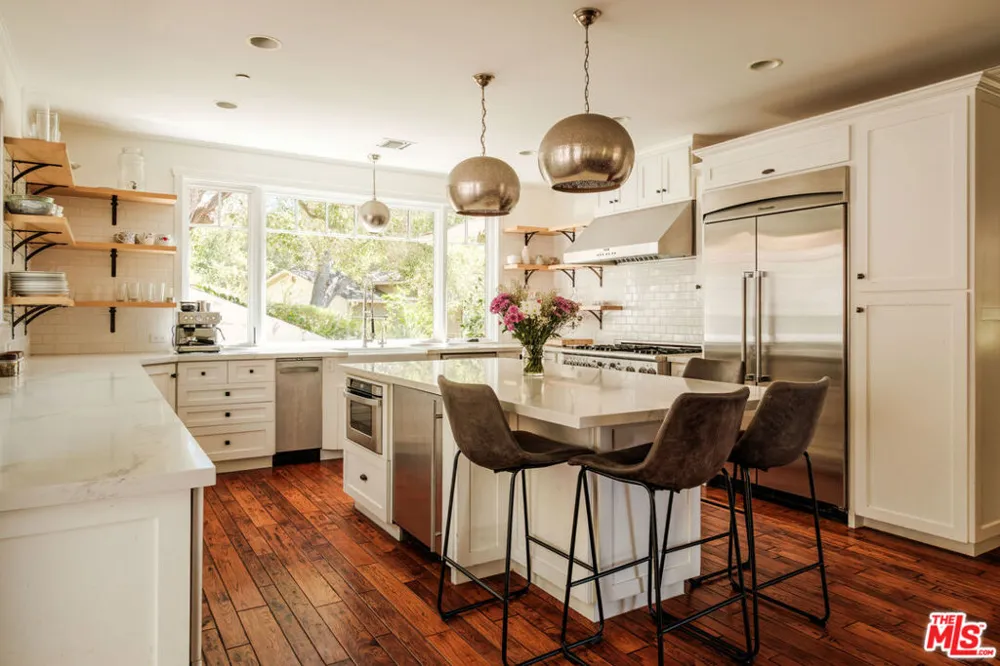 21717 Encina Road Topanga, CA 90290