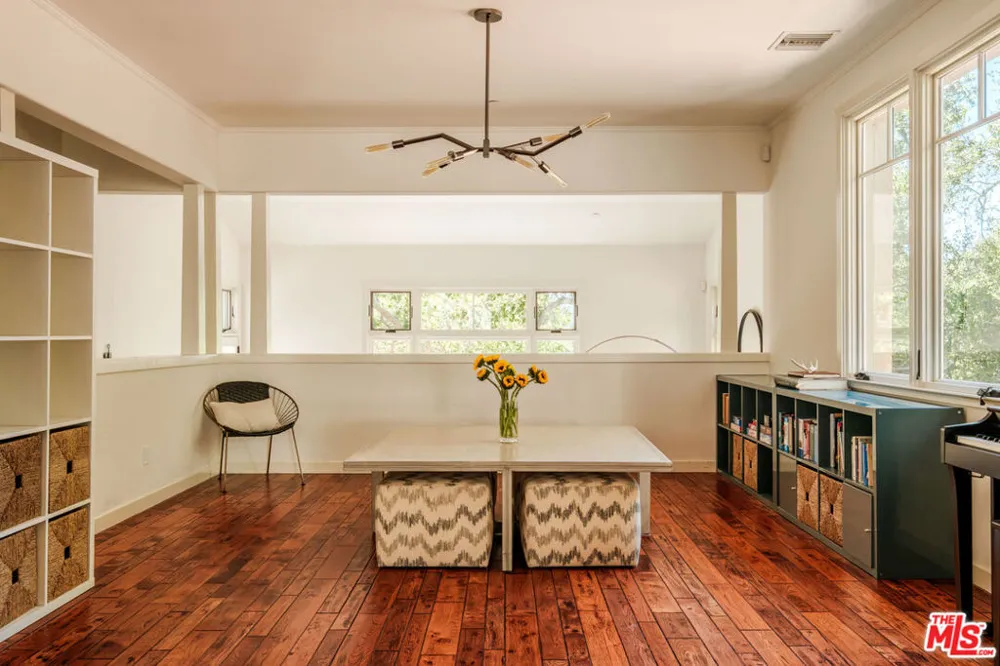 21717 Encina Road Topanga, CA 90290
