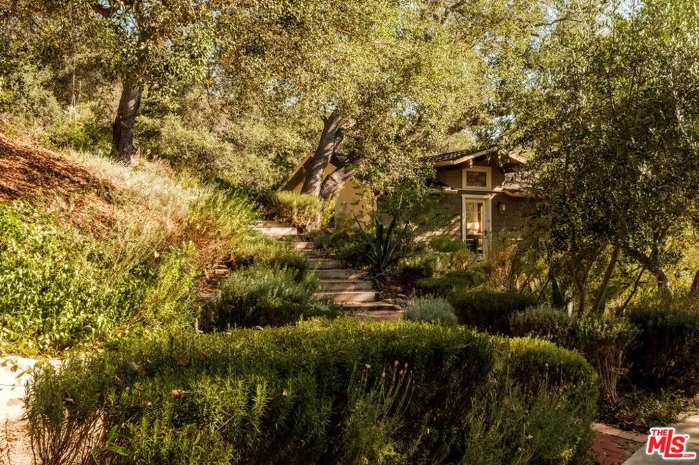 21717 Encina Road Topanga, CA 90290