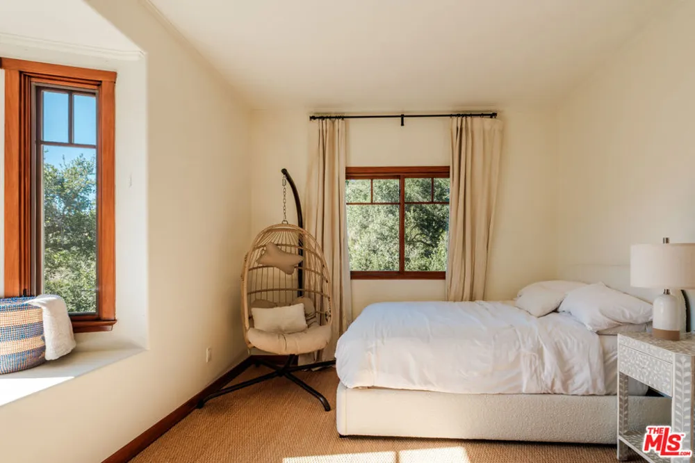 21717 Encina Road Topanga, CA 90290