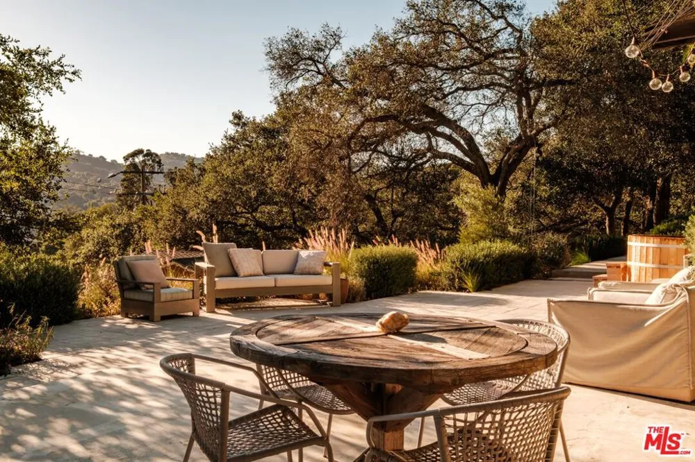 21717 Encina Road Topanga, CA 90290