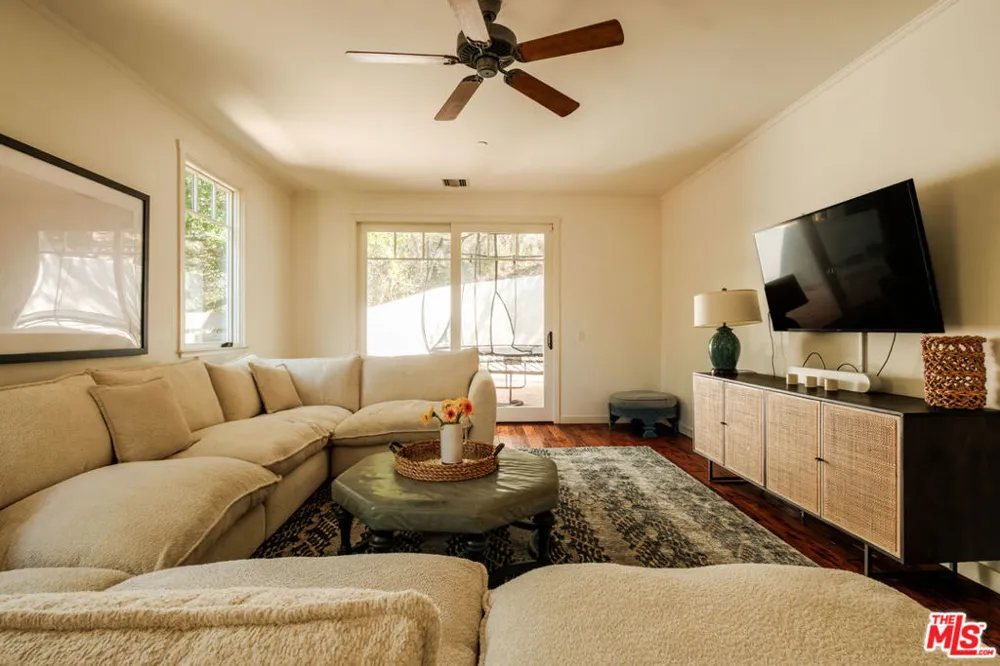 21717 Encina Road Topanga, CA 90290