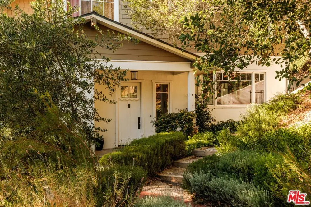21717 Encina Road Topanga, CA 90290