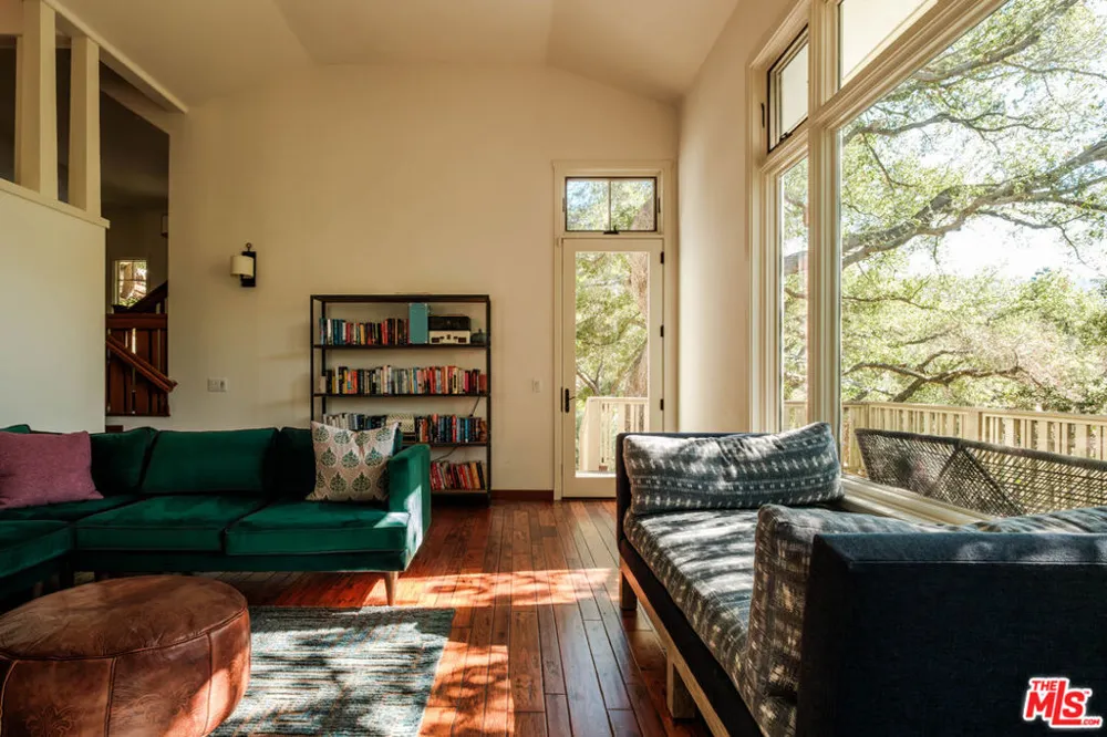 21717 Encina Road Topanga, CA 90290