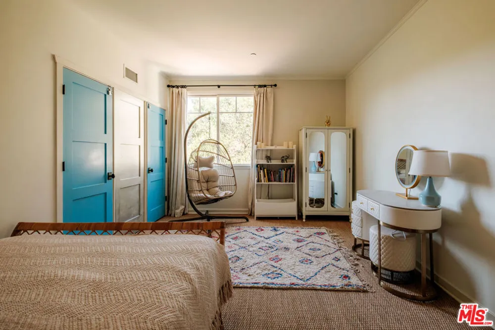 21717 Encina Road Topanga, CA 90290