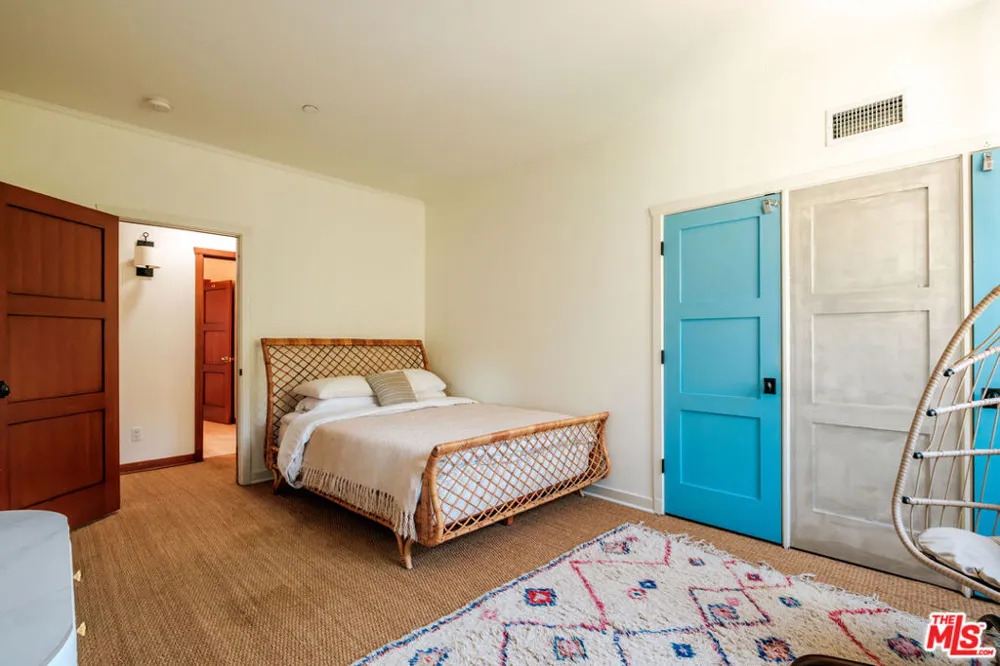 21717 Encina Road Topanga, CA 90290
