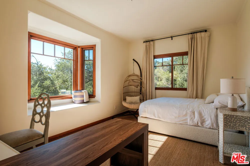 21717 Encina Road Topanga, CA 90290