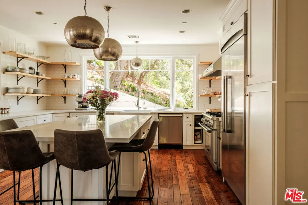 21717 Encina Road Topanga, CA 90290