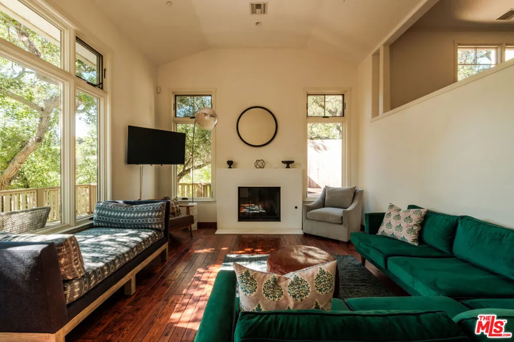 21717 Encina Road Topanga, CA 90290