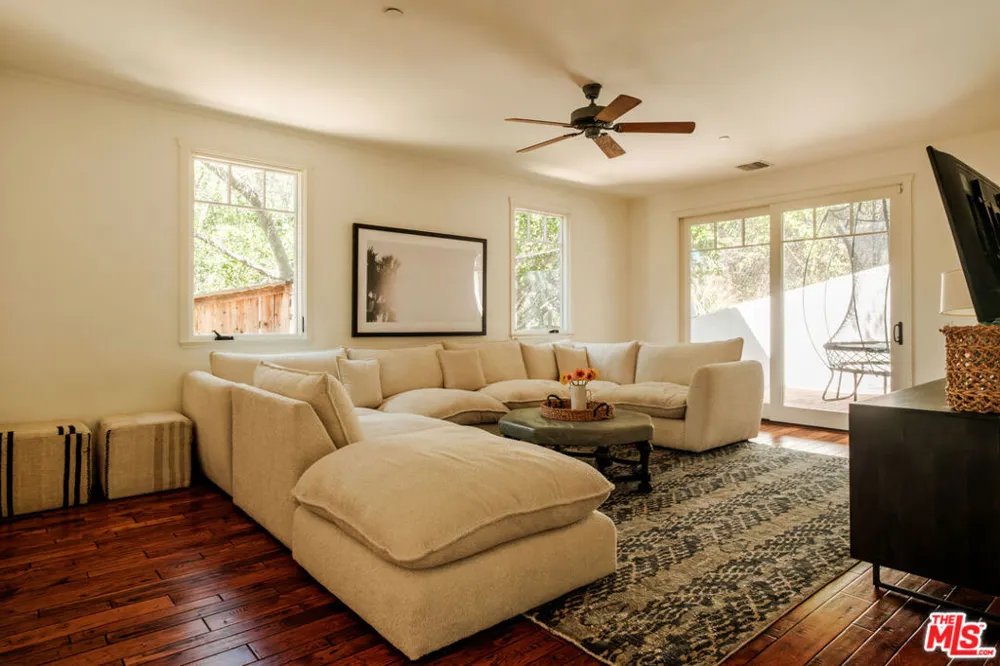 21717 Encina Road Topanga, CA 90290
