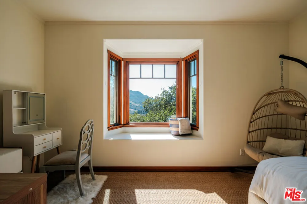 21717 Encina Road Topanga, CA 90290