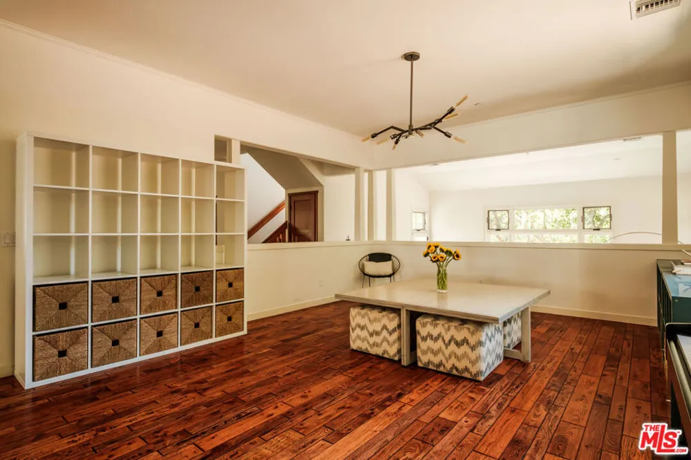 21717 Encina Road Topanga, CA 90290