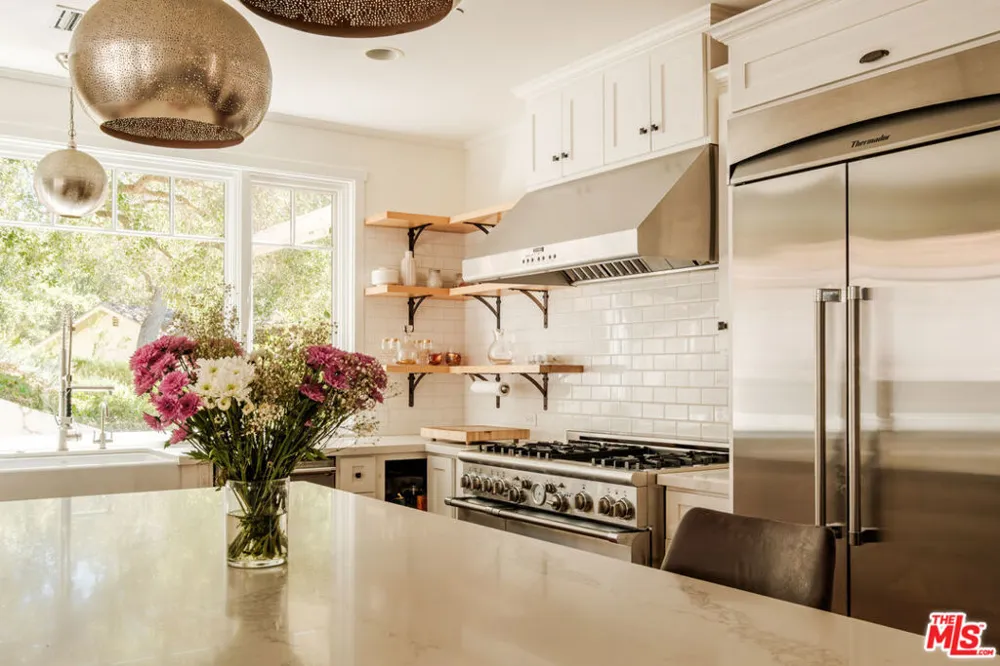 21717 Encina Road Topanga, CA 90290