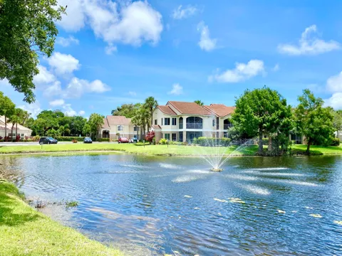 815 W Boynton Beach Boulevard #7-102