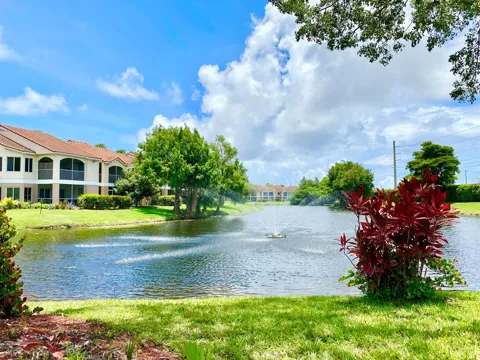 815 W Boynton Beach Boulevard #16-201