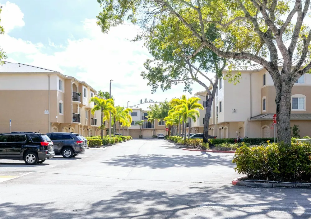 1100 Crestwood Court S #1110 Royal Palm Beach, FL 33411