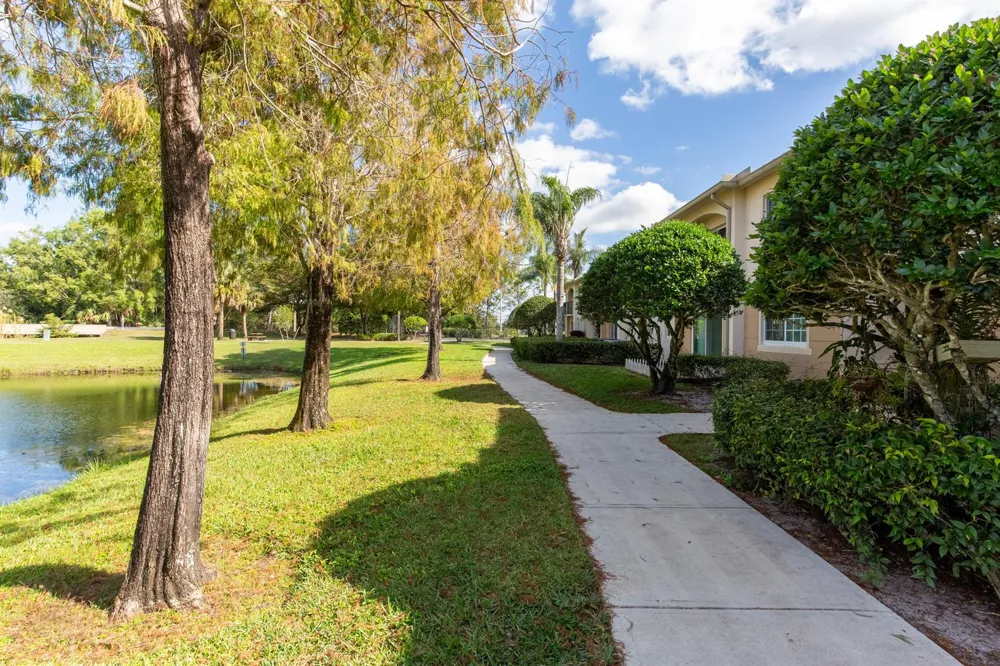 1100 Crestwood Court S #1110 Royal Palm Beach, FL 33411