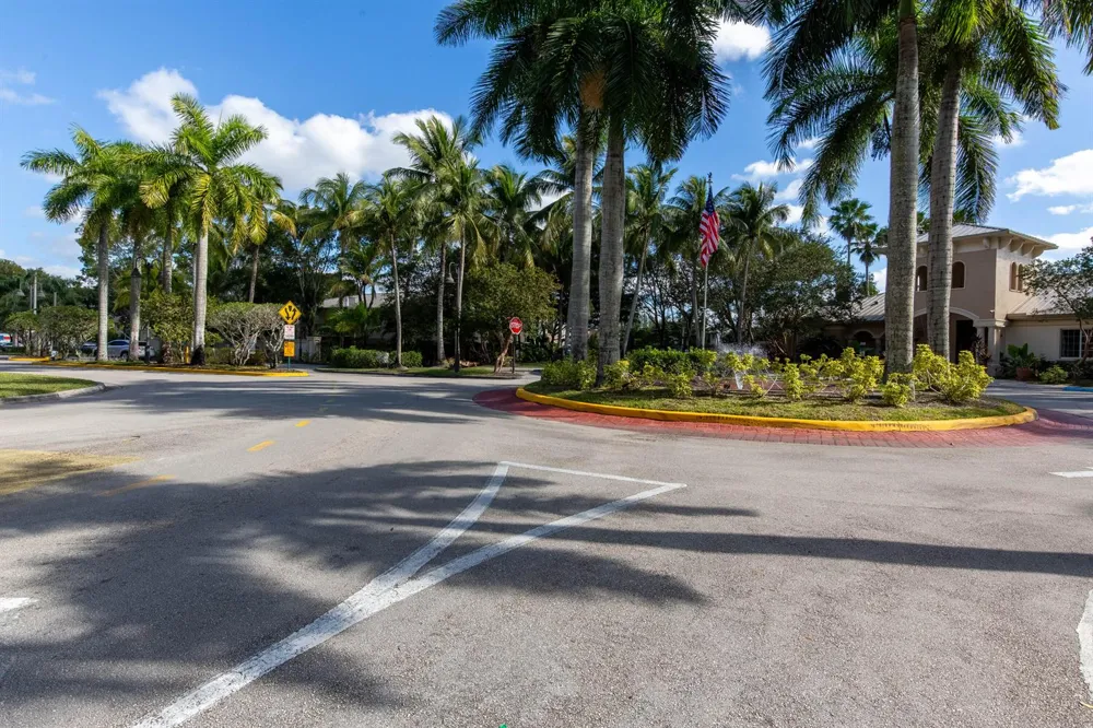 1100 Crestwood Court S #1110 Royal Palm Beach, FL 33411