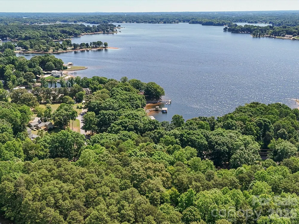 8793 Peninsula Drive Terrell, NC 28682