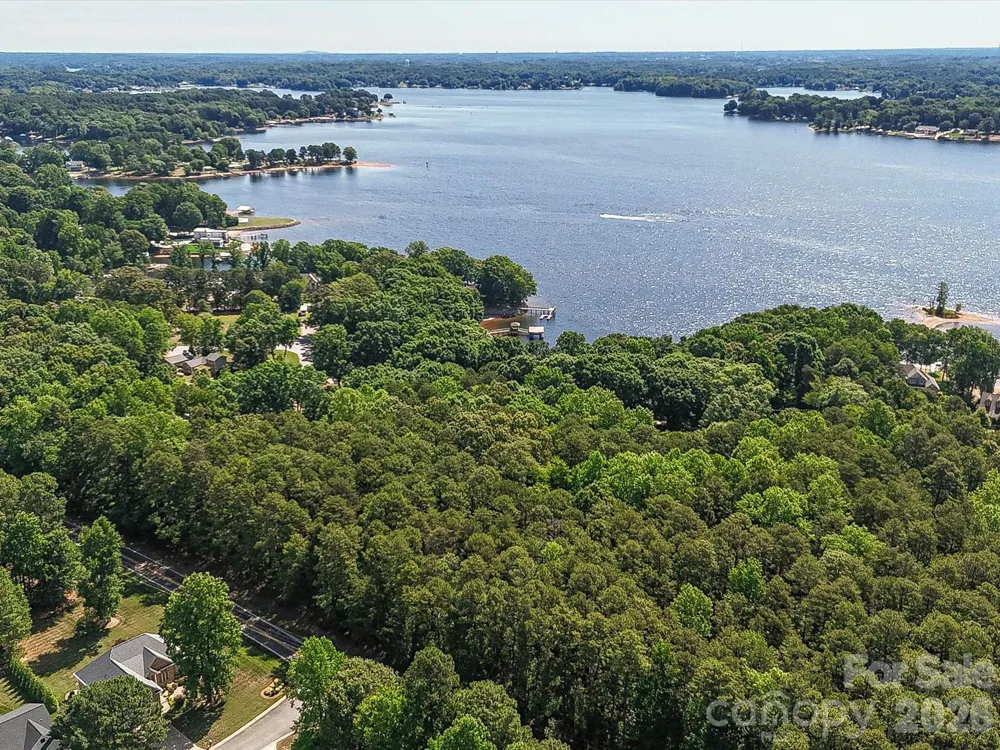 8793 Peninsula Drive Terrell, NC 28682