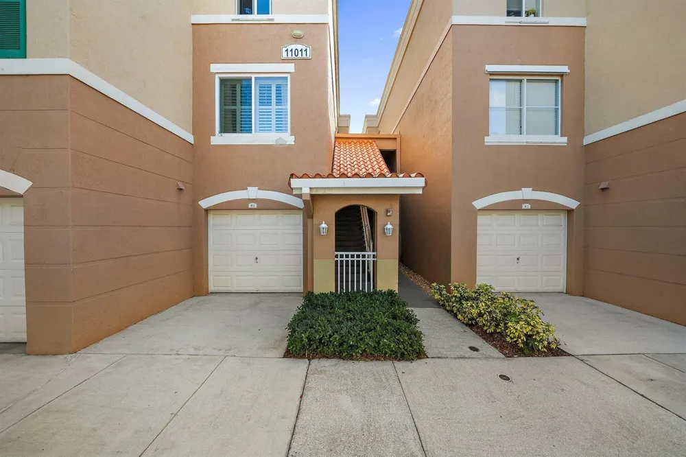 11011 Legacy 306 Lane #306 Palm Beach Gardens, FL 33410