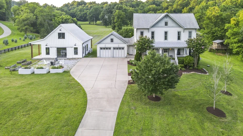 6502 Peytonsville Arno Rd College Grove, TN 37046