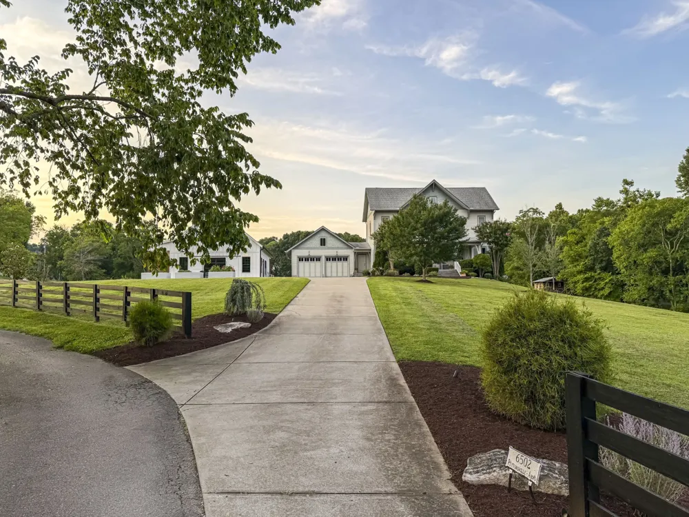 6502 Peytonsville Arno Rd College Grove, TN 37046