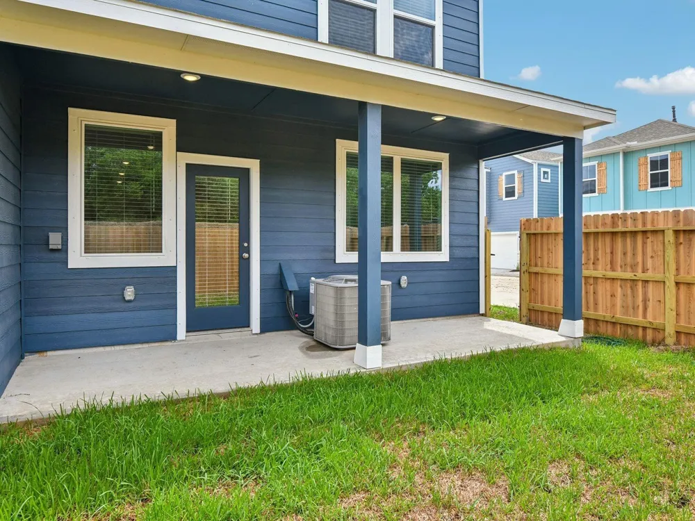 721 Sand Dollar Drive Kemah, TX 77565
