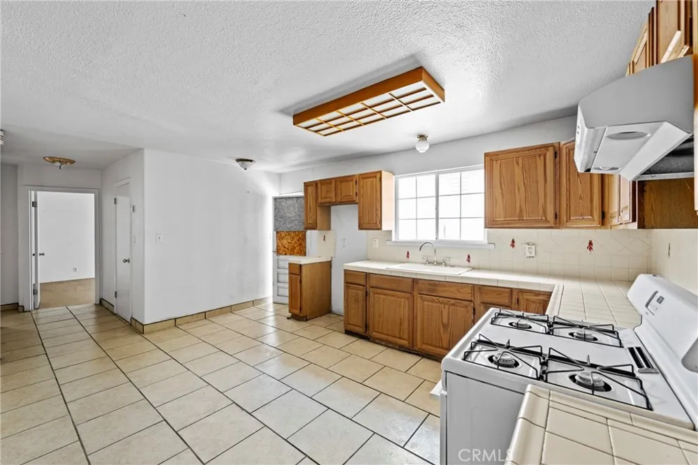2180 San Juan Hollister, CA 95023