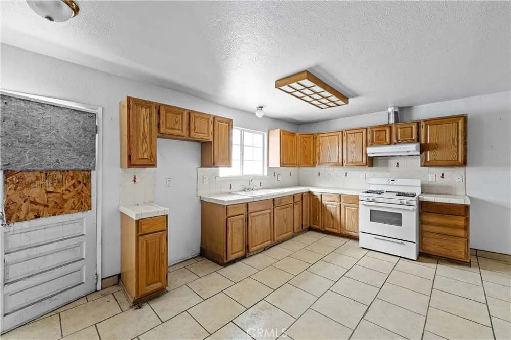 2180 San Juan Hollister, CA 95023