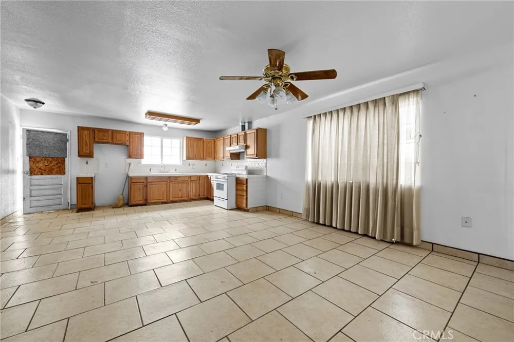 2180 San Juan Hollister, CA 95023