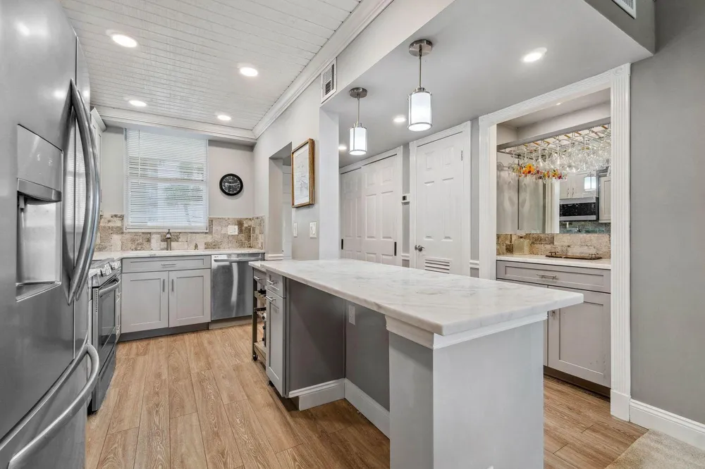 100 Paradise Harbour Boulevard #208 North Palm Beach, FL 33408