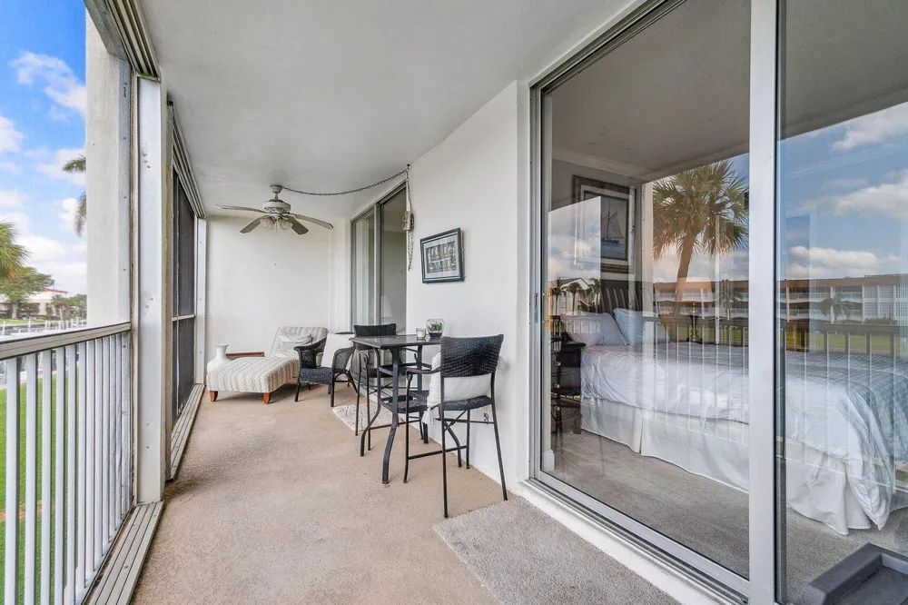 100 Paradise Harbour Boulevard #208 North Palm Beach, FL 33408