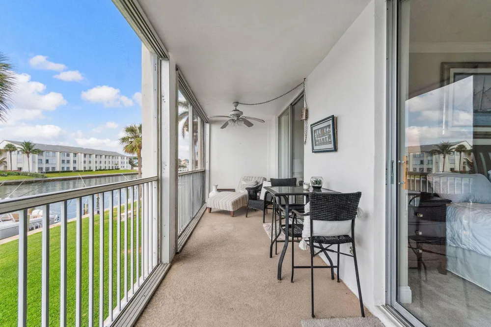 100 Paradise Harbour Boulevard #208 North Palm Beach, FL 33408