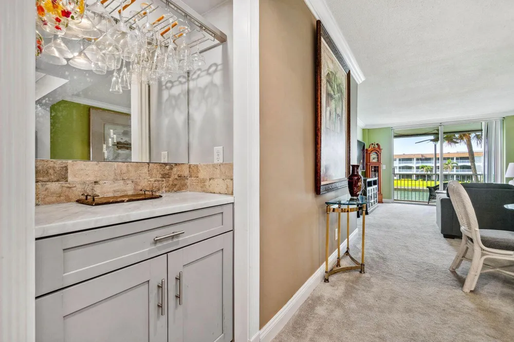 100 Paradise Harbour Boulevard #208 North Palm Beach, FL 33408