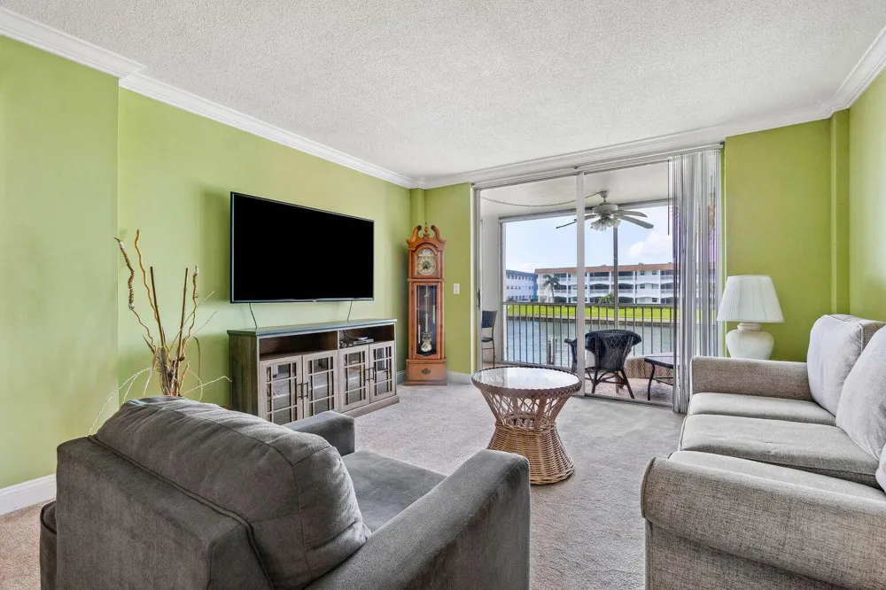 100 Paradise Harbour Boulevard #208 North Palm Beach, FL 33408