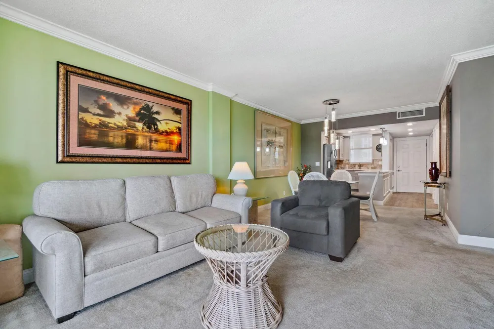 100 Paradise Harbour Boulevard #208 North Palm Beach, FL 33408