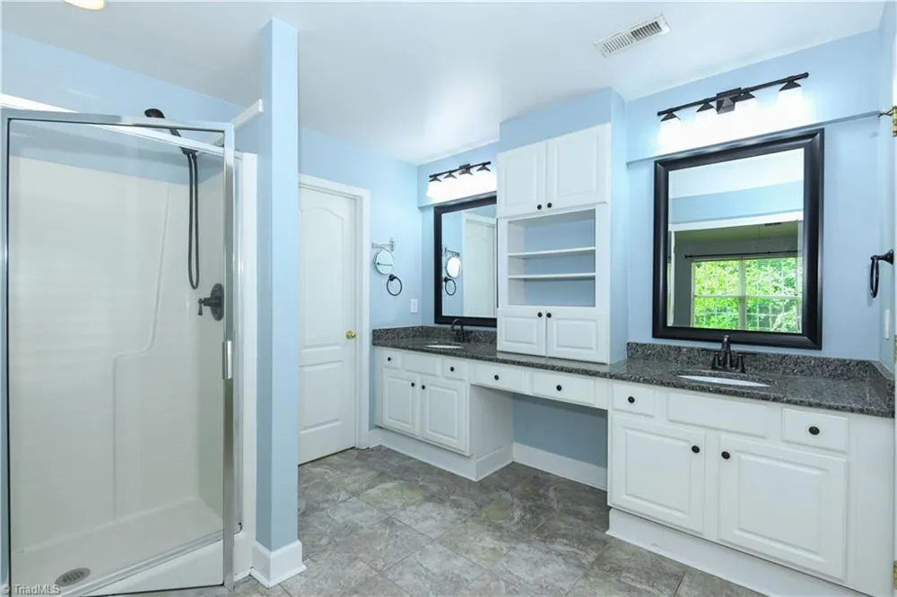 3414 Nottaway Drive Jamestown, NC 27282