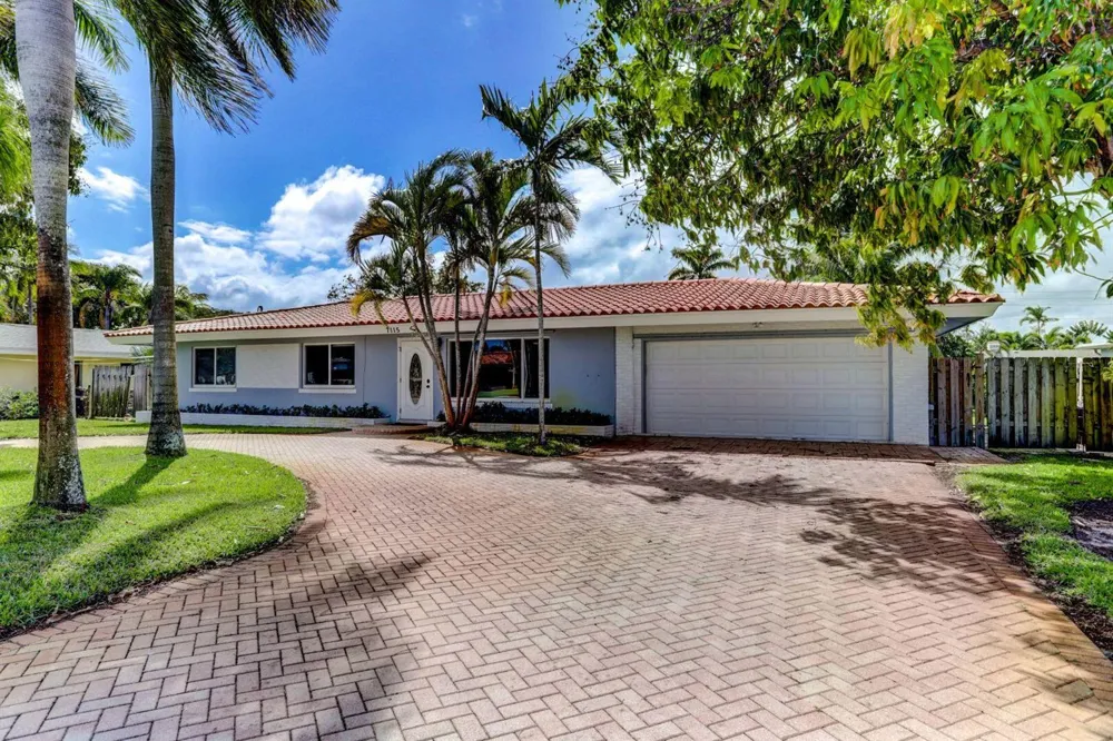 7115 Venetian Way West Palm Beach, FL 33406