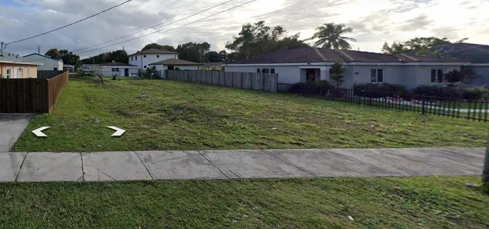 10220 SW 173rd Terrace Miami, FL 33157