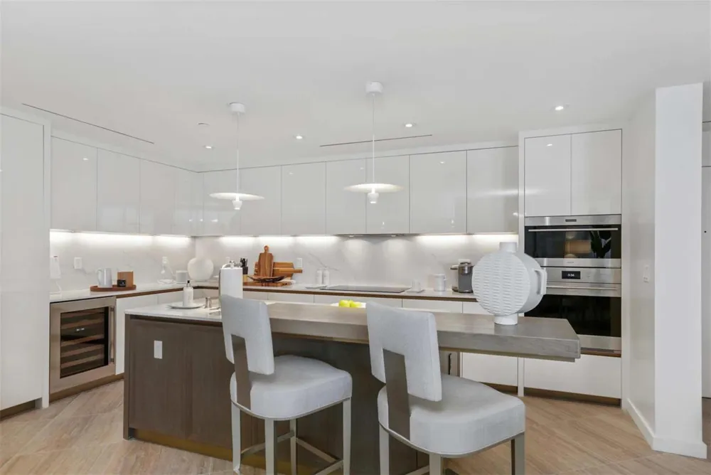 525 Fort Lauderdale Beach Boulevard #1103 Fort Lauderdale, FL 33304