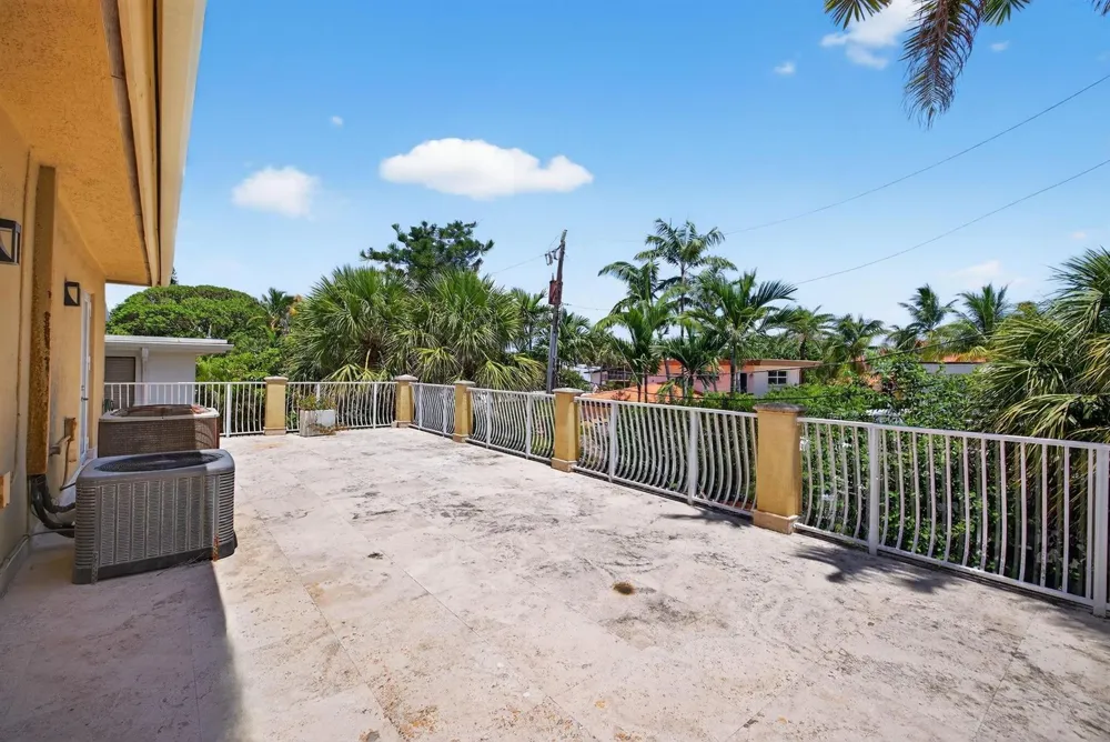 3325 NE 14th Court Fort Lauderdale, FL 33304